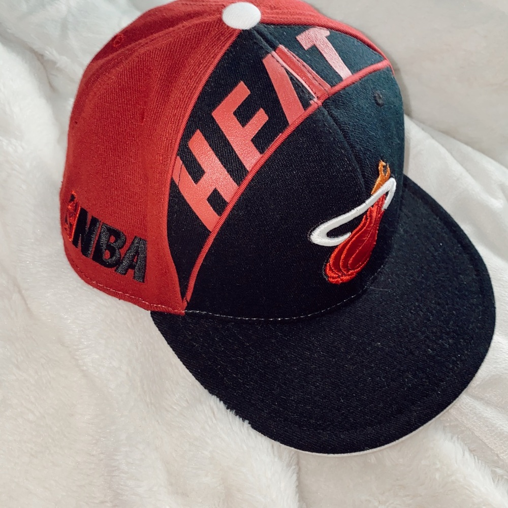 🔥Vintage Miami Heat Basketball SnapBack Hat